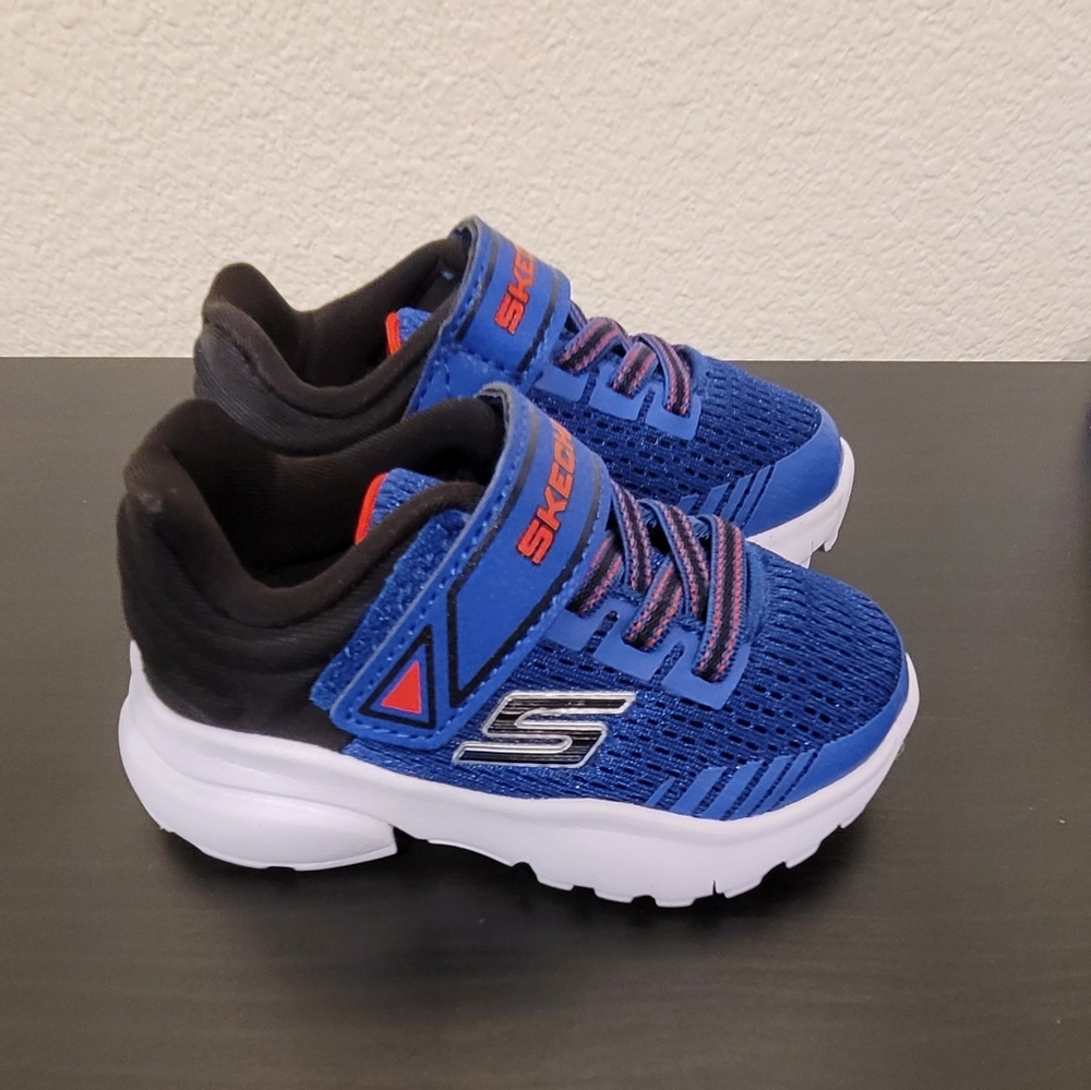 Toddler boy sketchers- Size 5